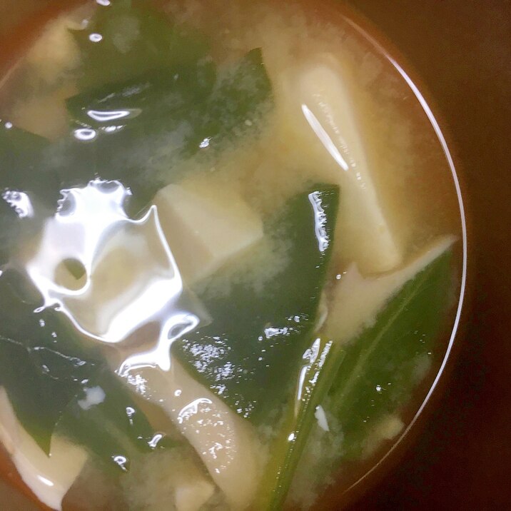 味噌汁（豆腐、ほうれん草、エリンギ）